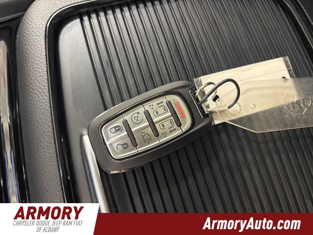 Thumbnail: 2026 Chrysler Pacifica - 24