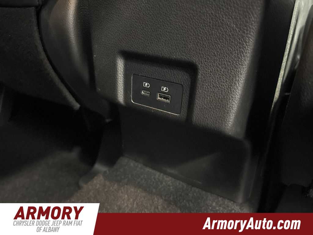 Thumbnail: 2024 Mitsubishi Eclipse Cross - 33