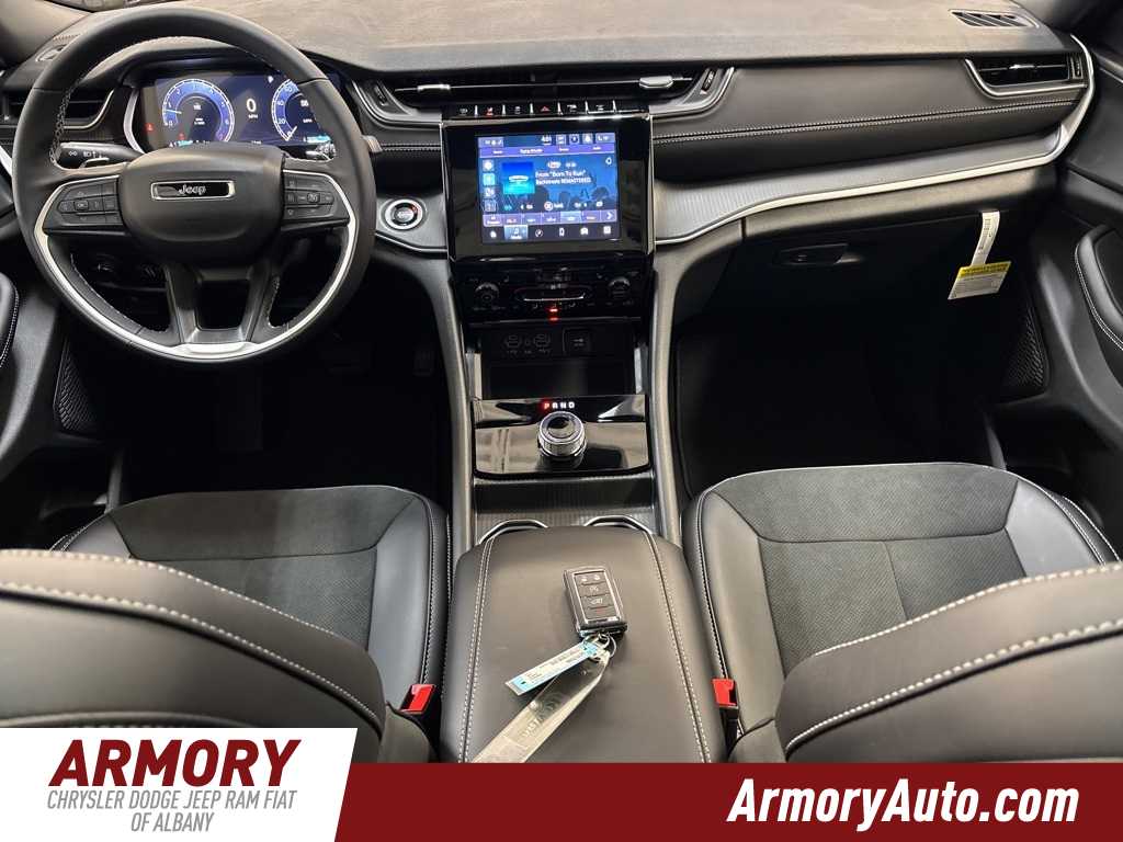 Thumbnail: 2025 Jeep Grand Cherokee - 33