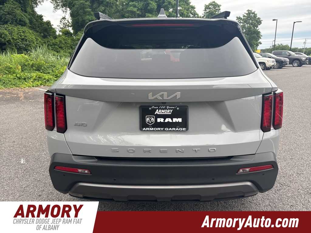 Thumbnail: 2022 Kia Sorento - 5