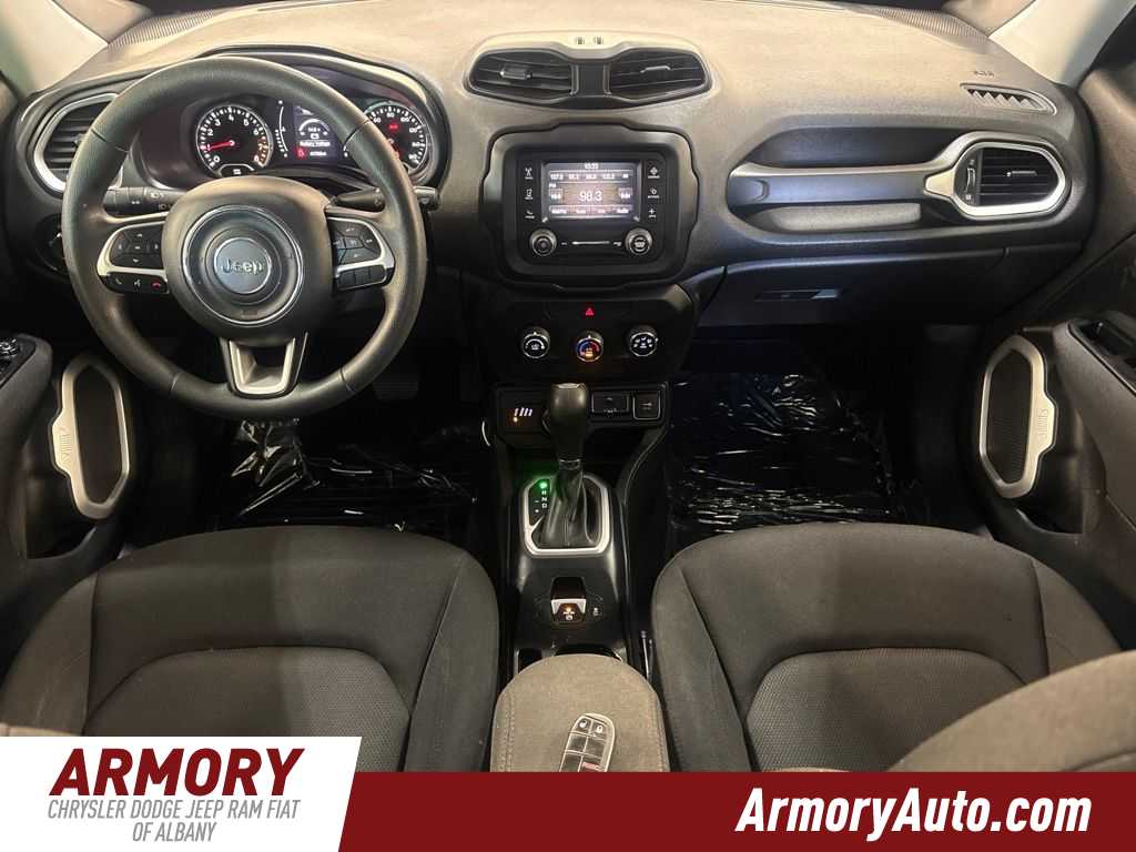 Thumbnail: 2019 Jeep Renegade - 31