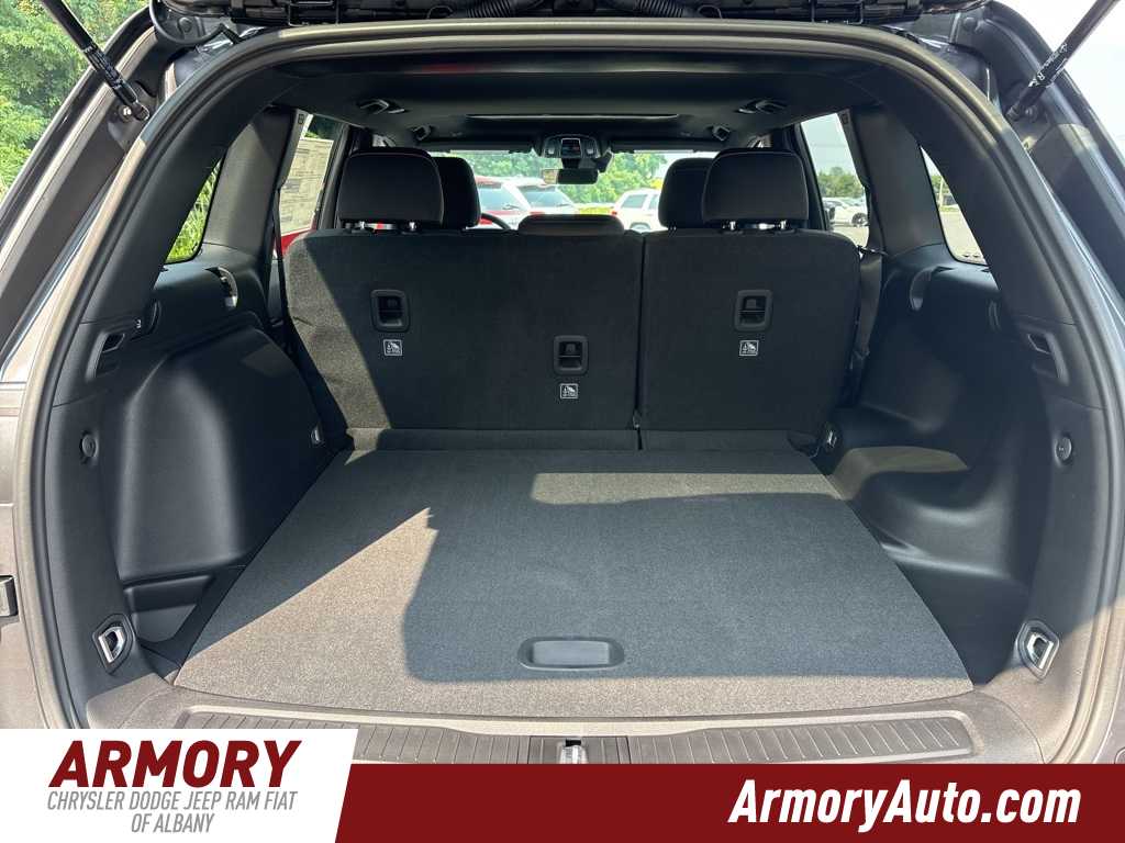 Thumbnail: 2025 Jeep Grand Cherokee - 25