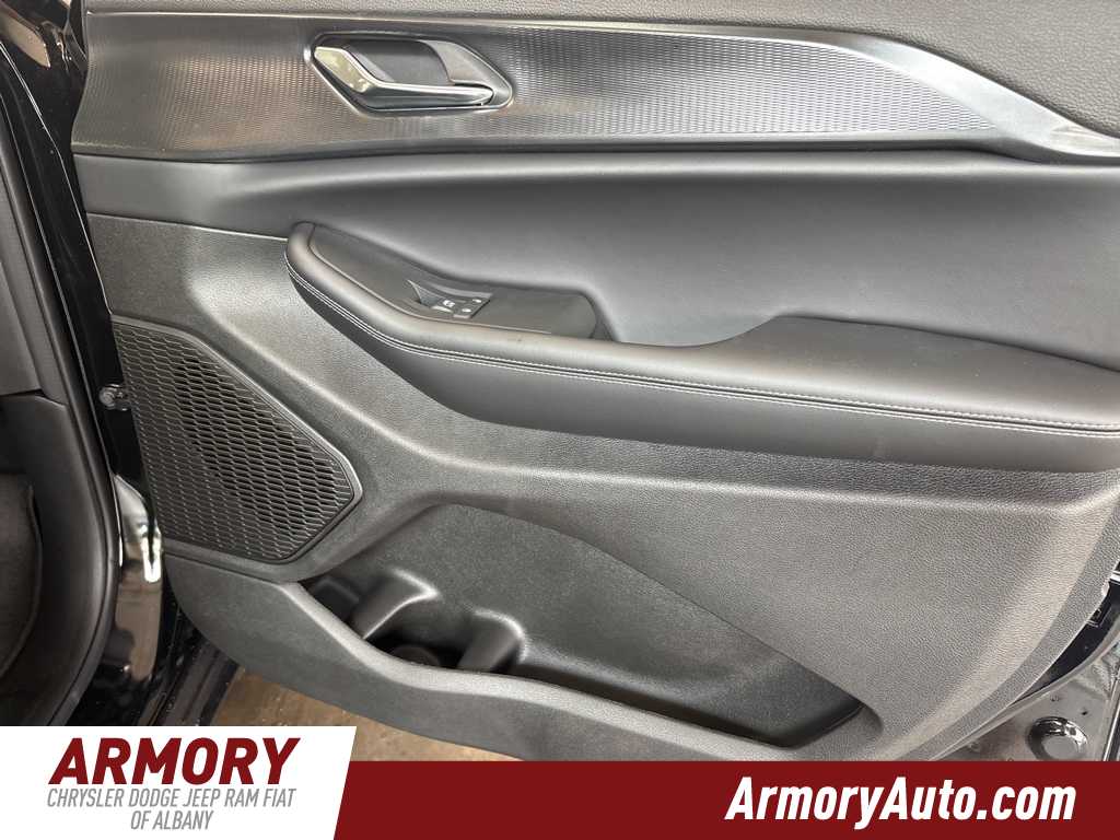 Thumbnail: 2025 Jeep Grand Cherokee - 31