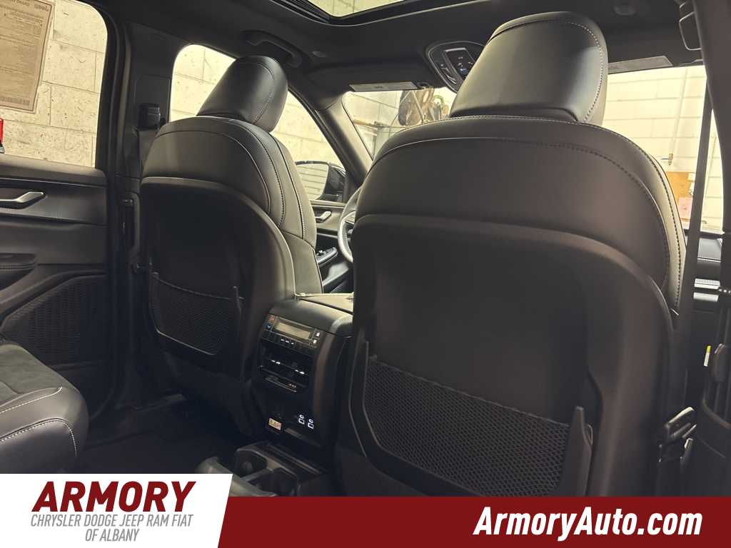 Thumbnail: 2025 Jeep Grand Cherokee L - 33