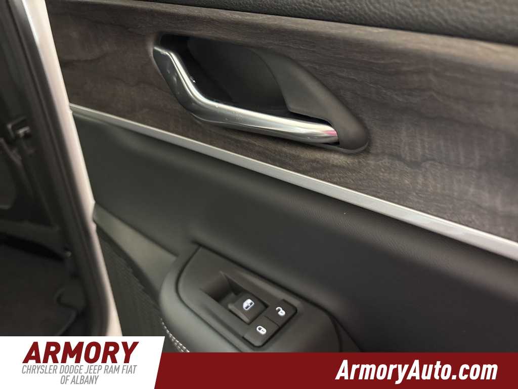 Thumbnail: 2025 Jeep Grand Cherokee - 30