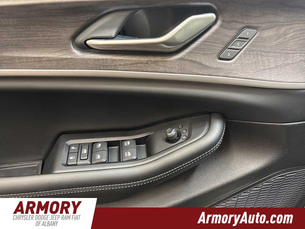 Thumbnail: 2025 Jeep Grand Cherokee - 8