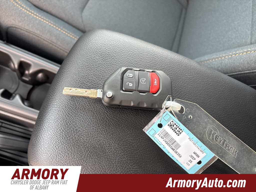 Thumbnail: 2025 Jeep Wrangler - 17