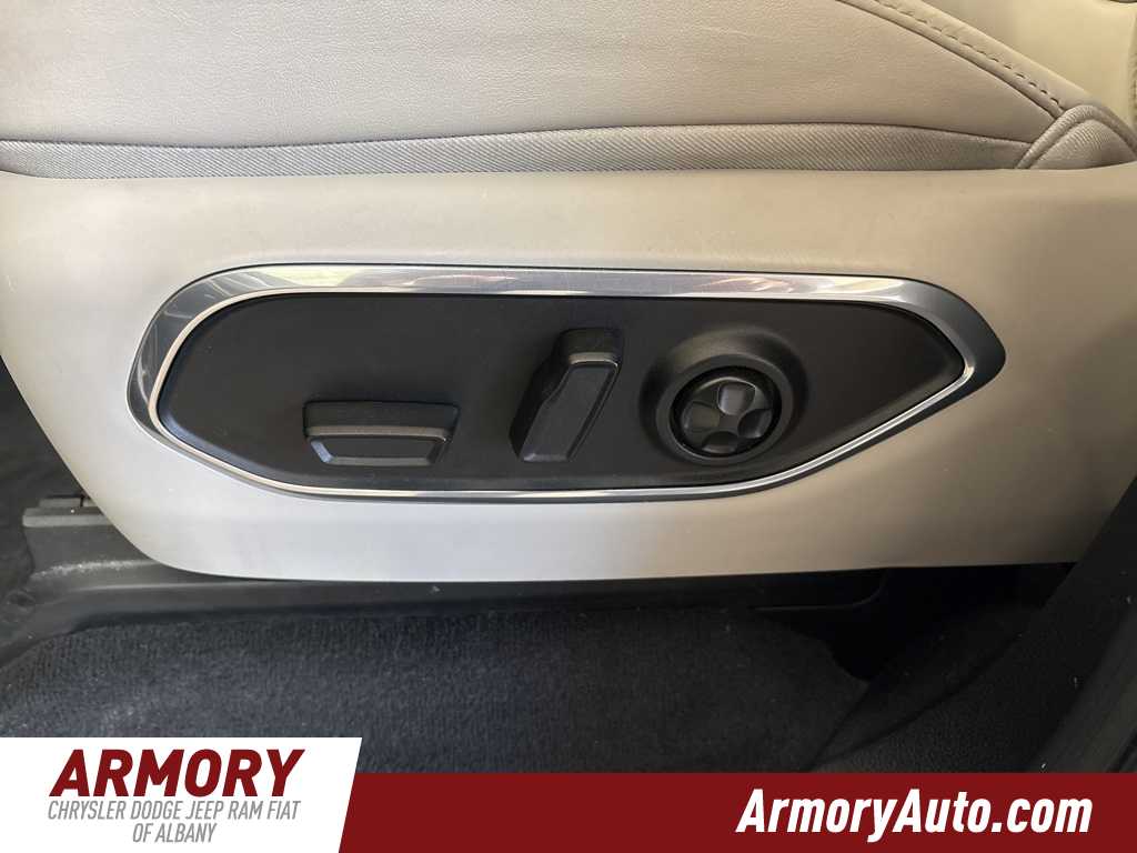 Thumbnail: 2024 Jeep Wagoneer - 14