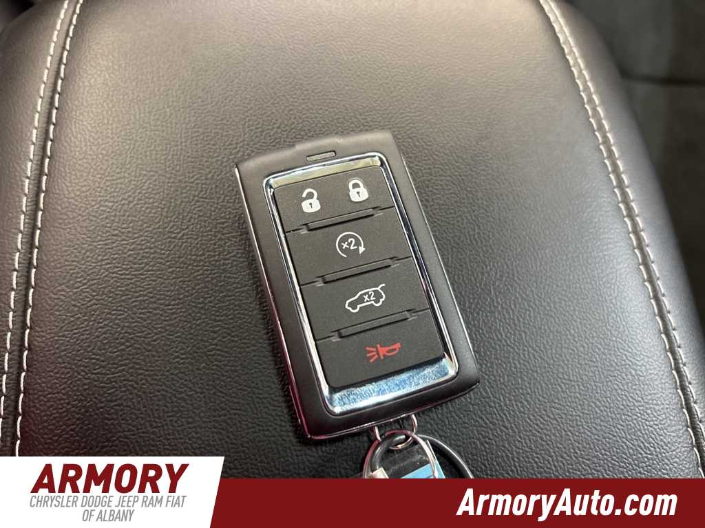 Thumbnail: 2026 Jeep Grand Cherokee - 18