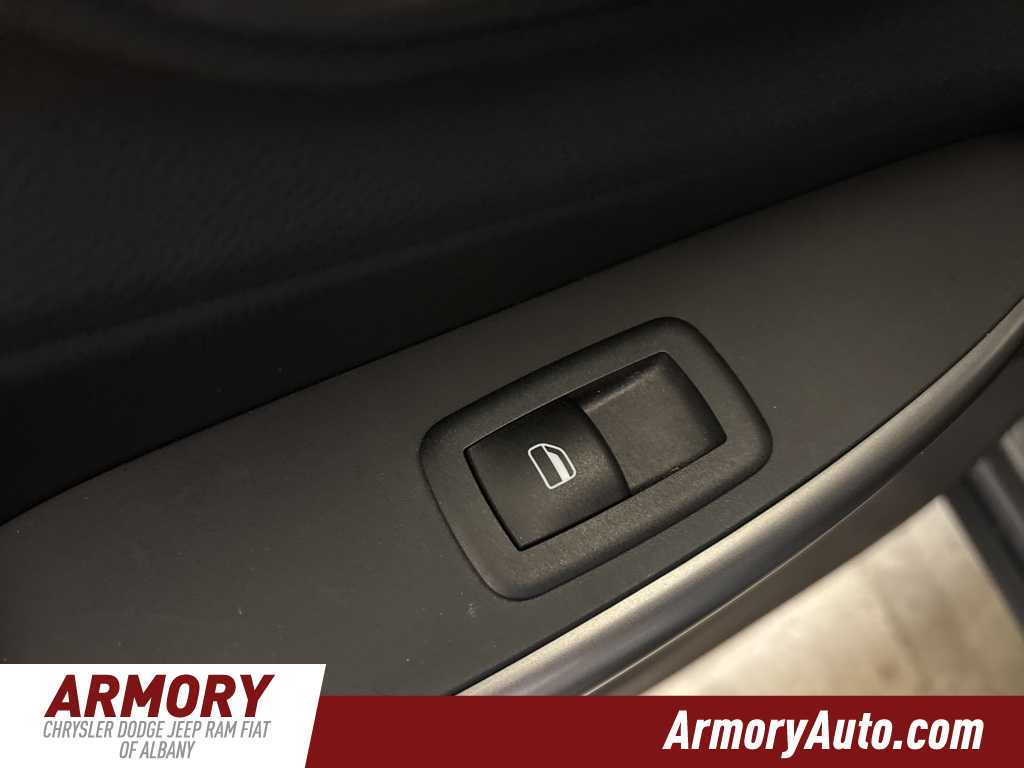 Thumbnail: 2020 Jeep Cherokee - 23