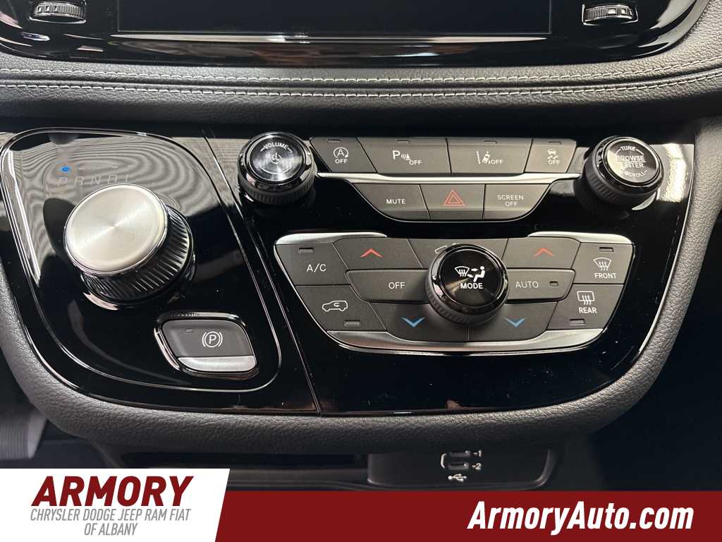 Thumbnail: 2026 Chrysler Pacifica - 21