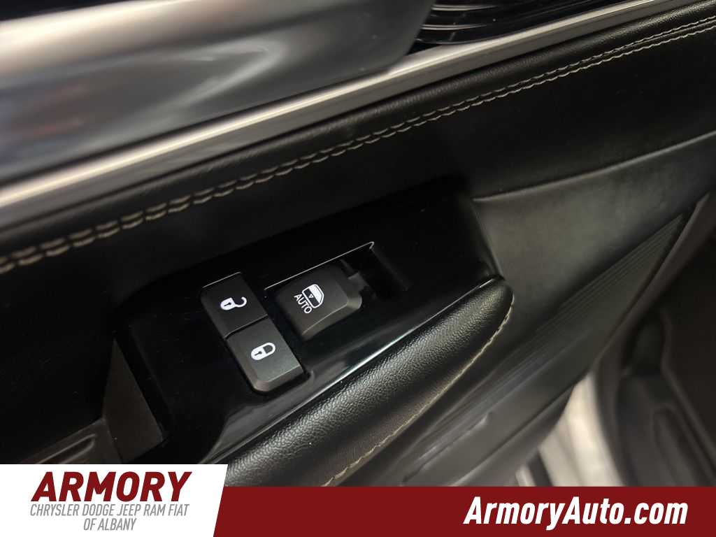 Thumbnail: 2024 Jeep Wagoneer - 30