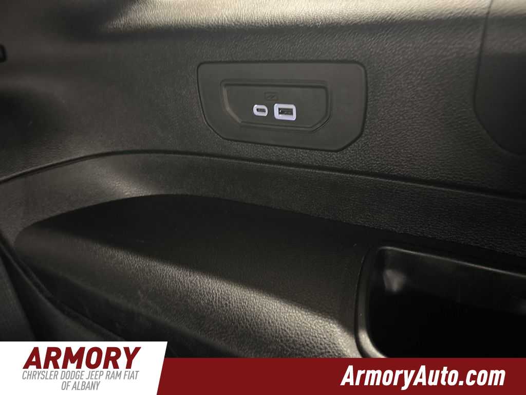 Thumbnail: 2023 Jeep Grand Cherokee L - 33