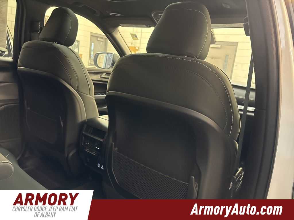 Thumbnail: 2025 Jeep Grand Cherokee - 36