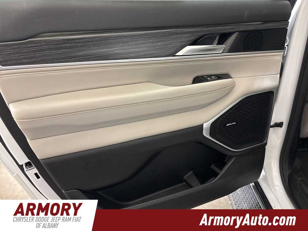 Thumbnail: 2024 Jeep Wagoneer - 25