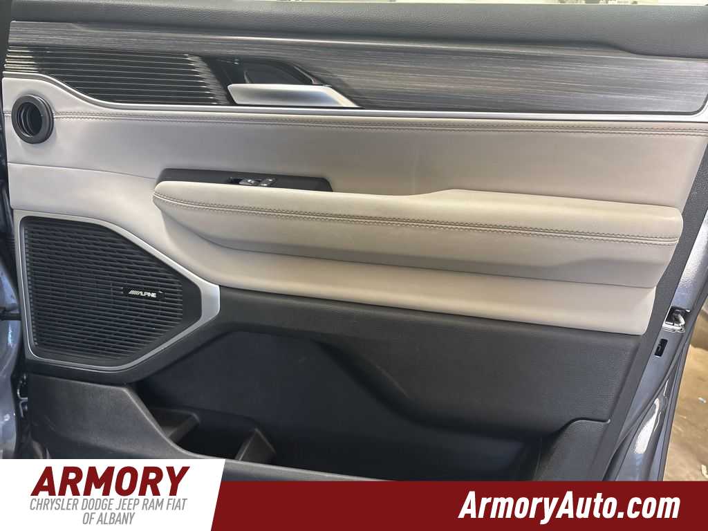 Thumbnail: 2023 Jeep Wagoneer - 42