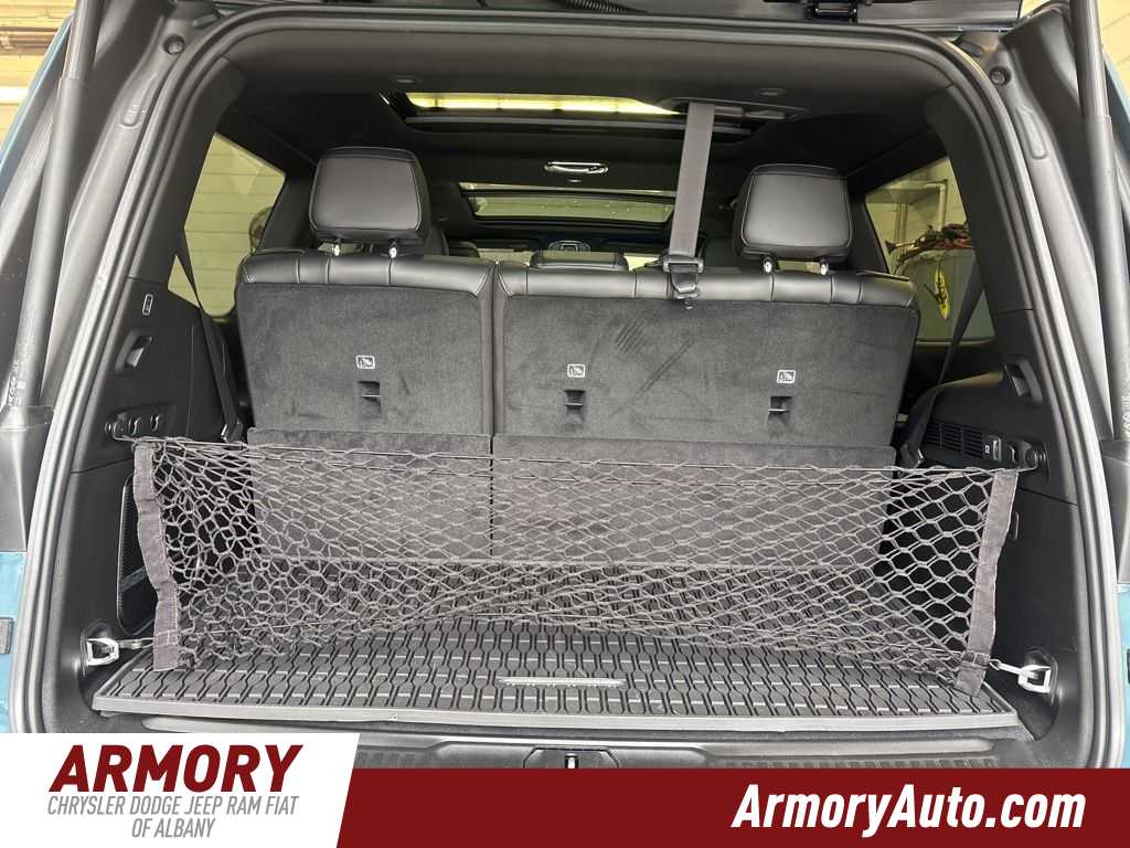 Thumbnail: 2026 Jeep Grand Wagoneer - 34