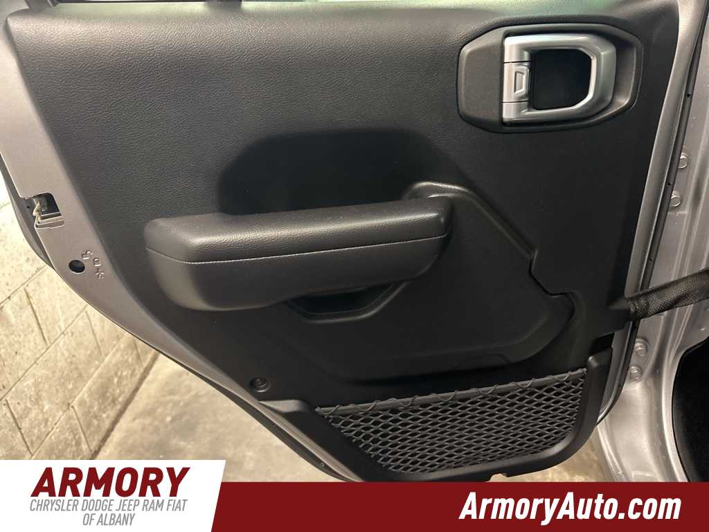 Thumbnail: 2018 Jeep Wrangler - 23