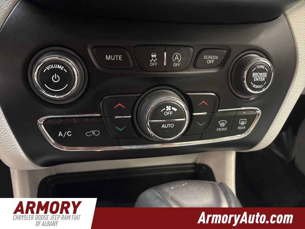 Thumbnail: 2019 Jeep Cherokee - 23