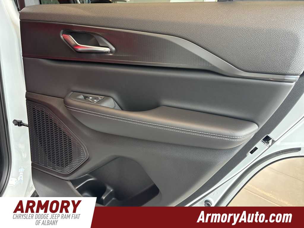 Thumbnail: 2025 Jeep Grand Cherokee - 28