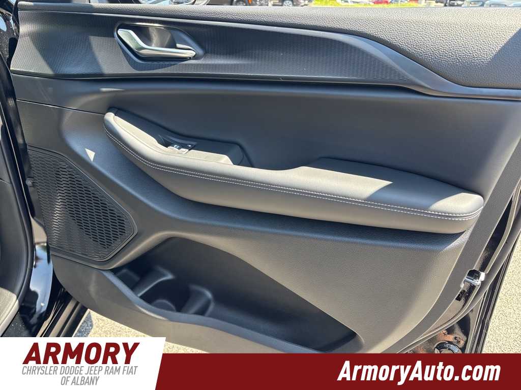 Thumbnail: 2025 Jeep Grand Cherokee - 27