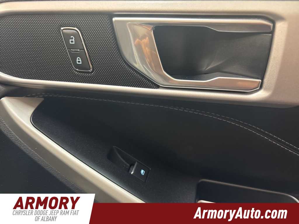 Thumbnail: 2021 Ford Explorer - 38