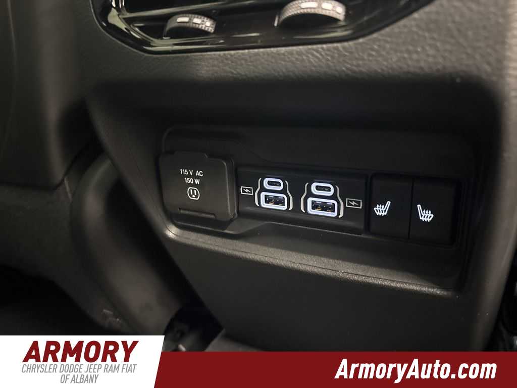 Thumbnail: 2025 Jeep Grand Cherokee - 38