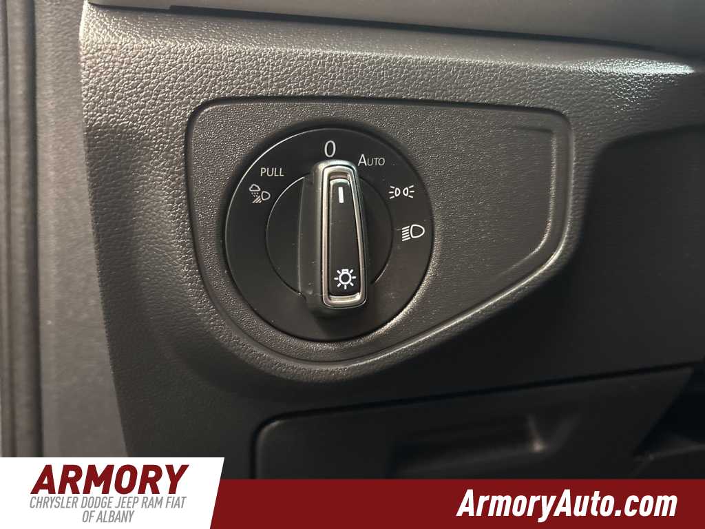 Thumbnail: 2022 Volkswagen Atlas - 11