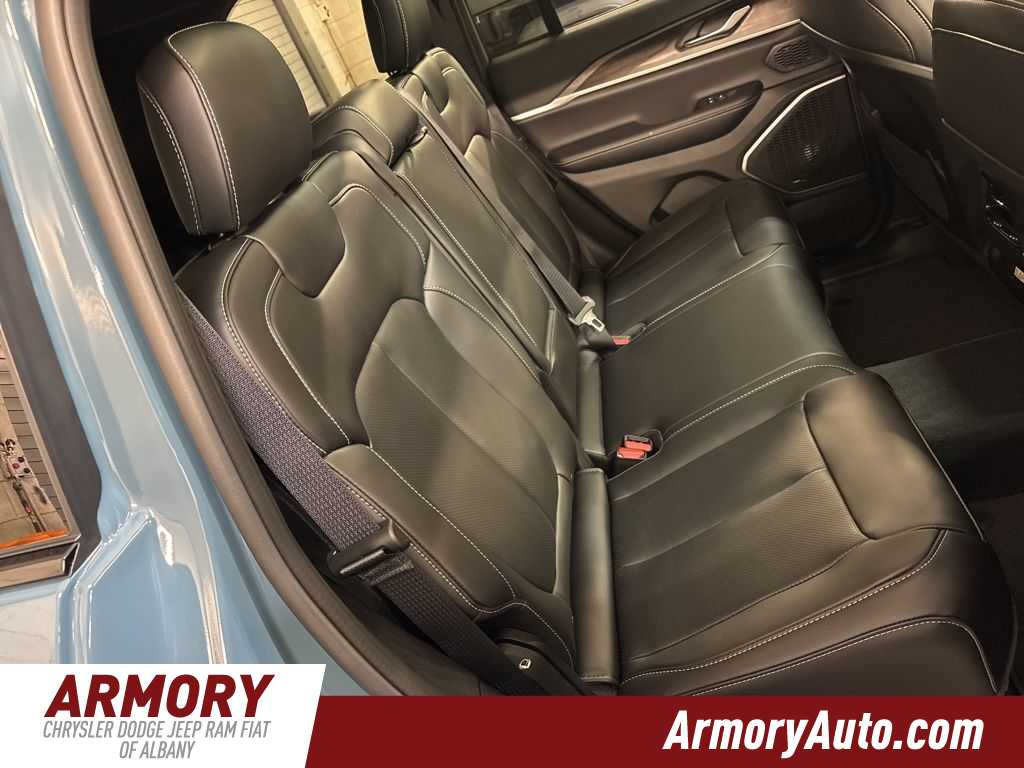 Thumbnail: 2026 Jeep Grand Cherokee - 32