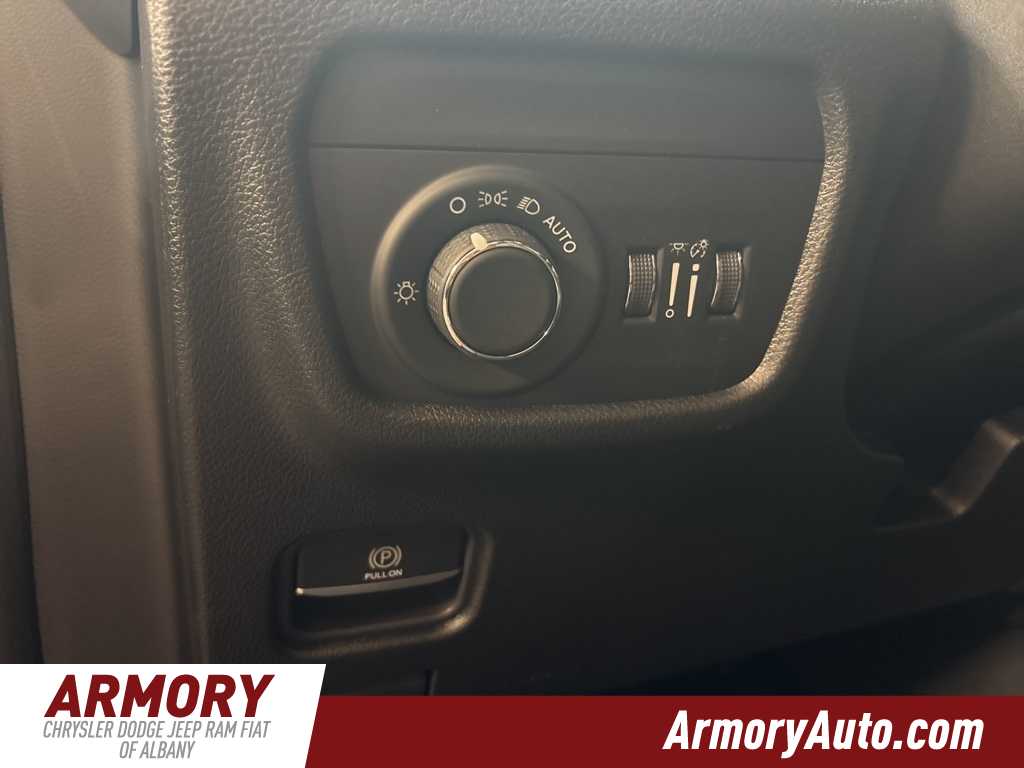 Thumbnail: 2025 Jeep Grand Cherokee - 11