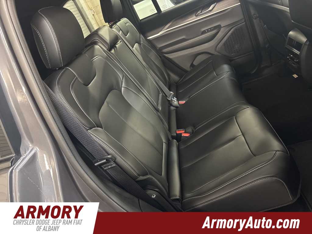 Thumbnail: 2025 Jeep Grand Cherokee - 31