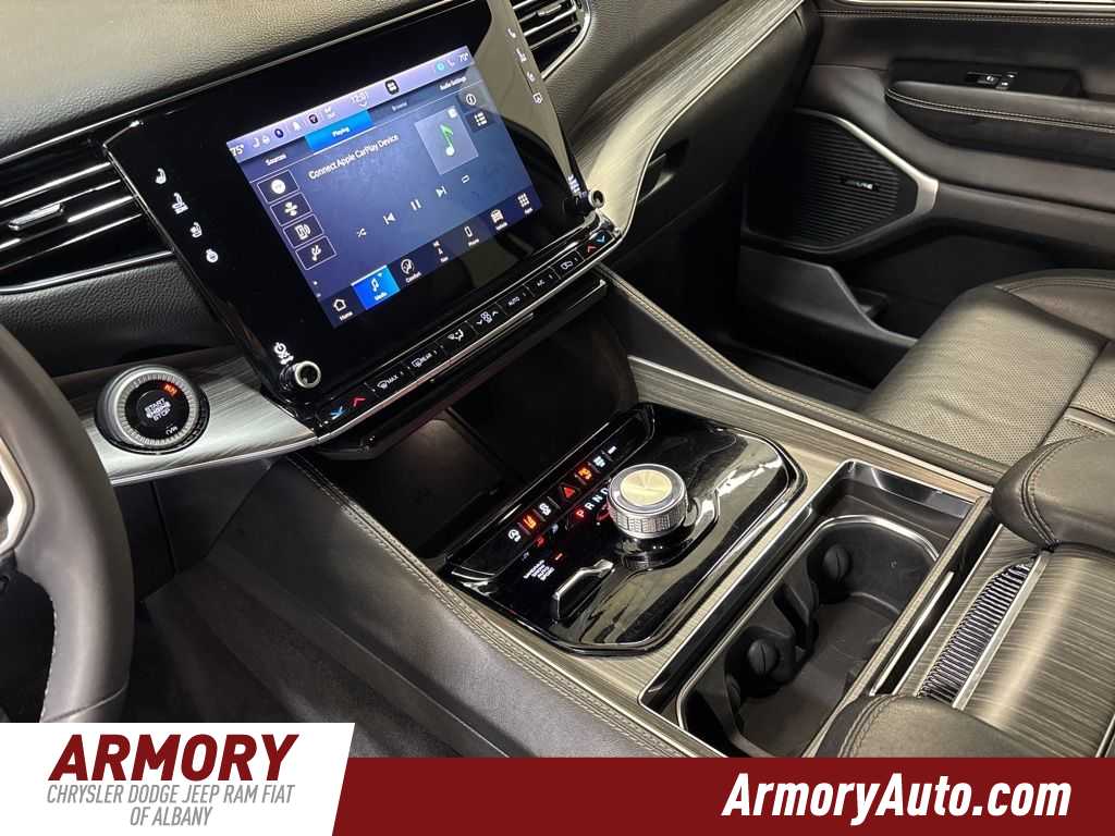 Thumbnail: 2024 Jeep Wagoneer - 18