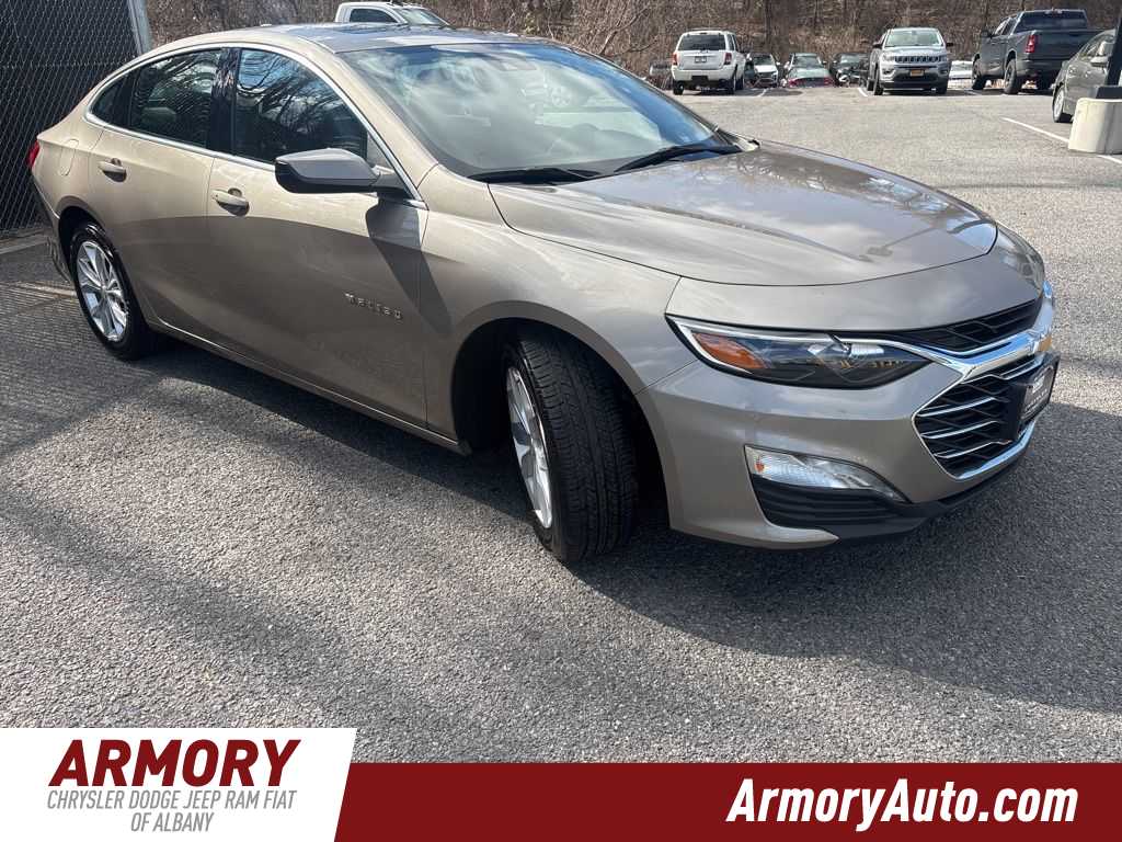 Thumbnail: 2023 Chevrolet Malibu - 3