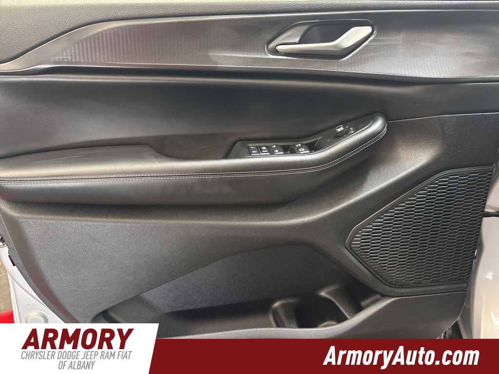 Thumbnail: 2023 Jeep Grand Cherokee - 7