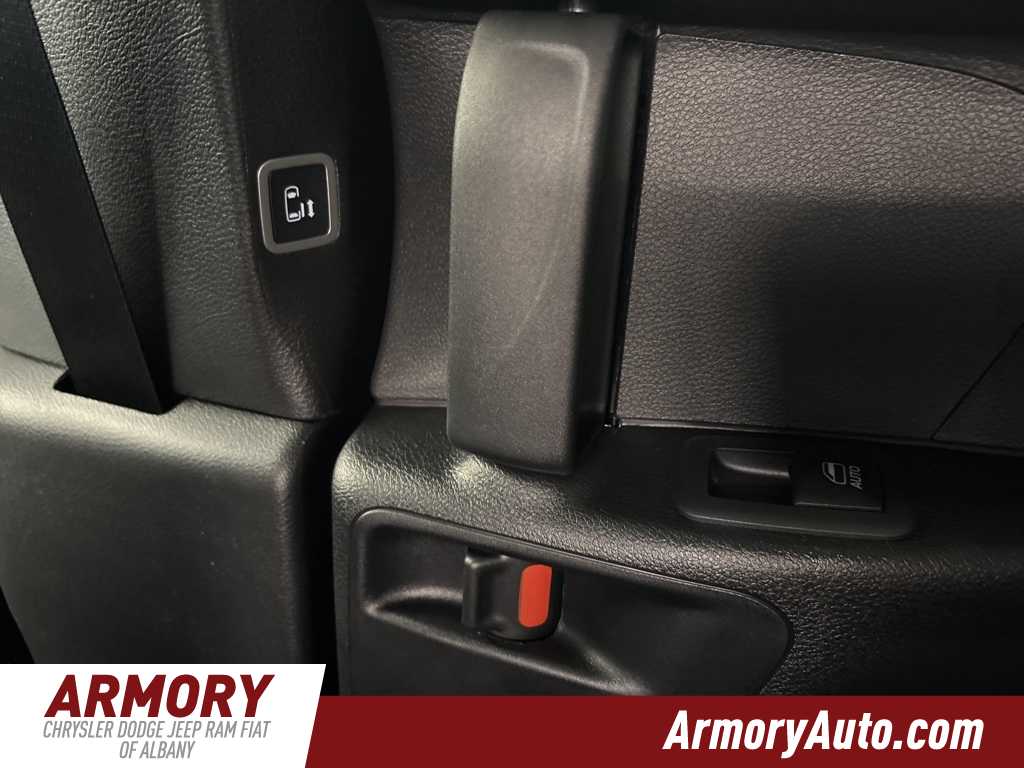 Thumbnail: 2026 Chrysler Pacifica - 31