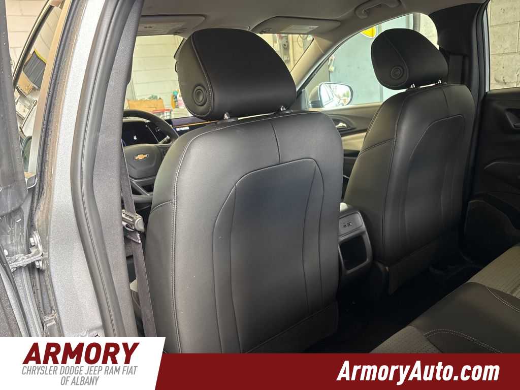 Thumbnail: 2025 Chevrolet Trax - 27