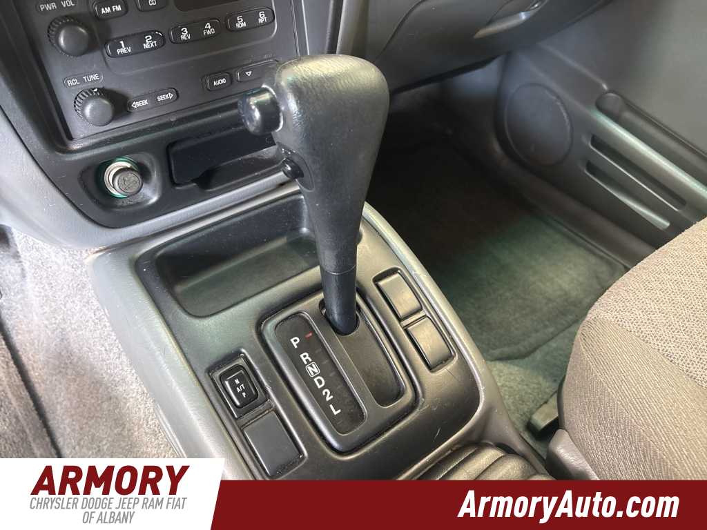 Thumbnail: 2003 Chevrolet Tracker - 20