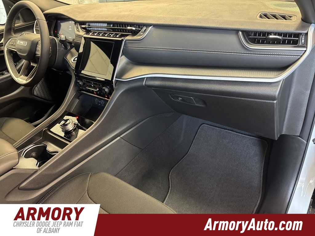 Thumbnail: 2025 Jeep Grand Cherokee L - 43