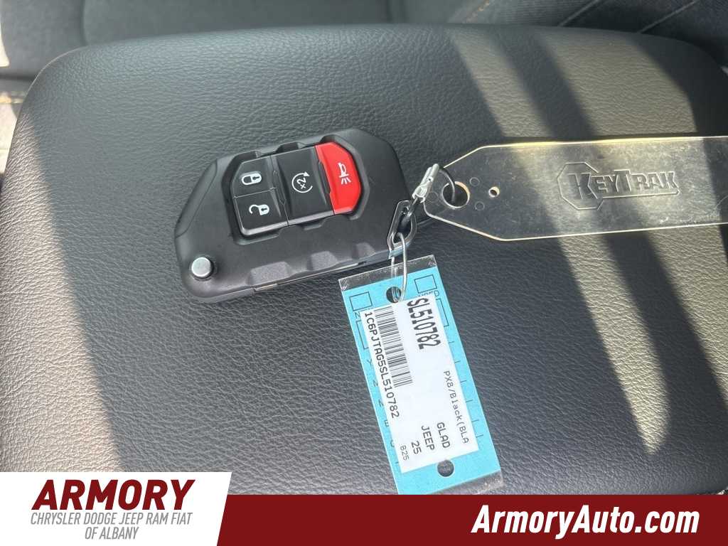 Thumbnail: 2025 Jeep Gladiator - 16