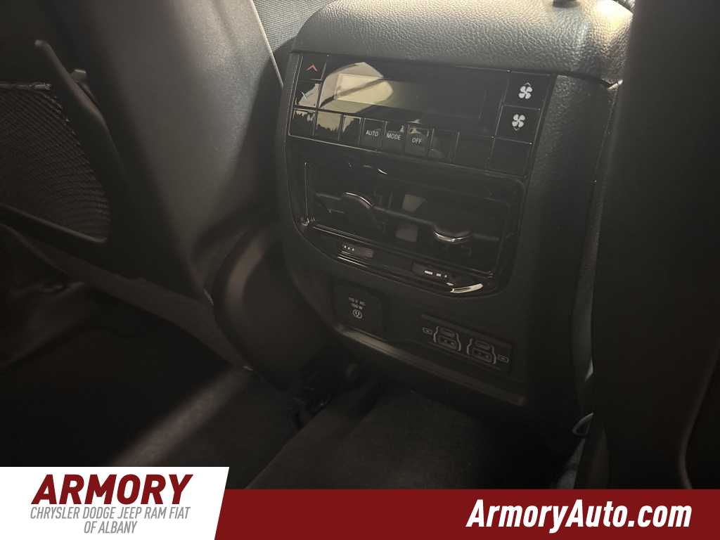 Thumbnail: 2025 Jeep Grand Cherokee L - 32