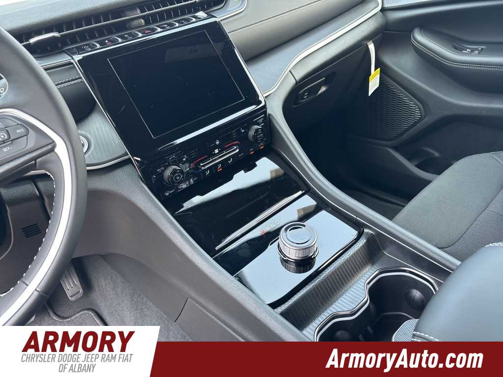 Thumbnail: 2025 Jeep Grand Cherokee L - 15