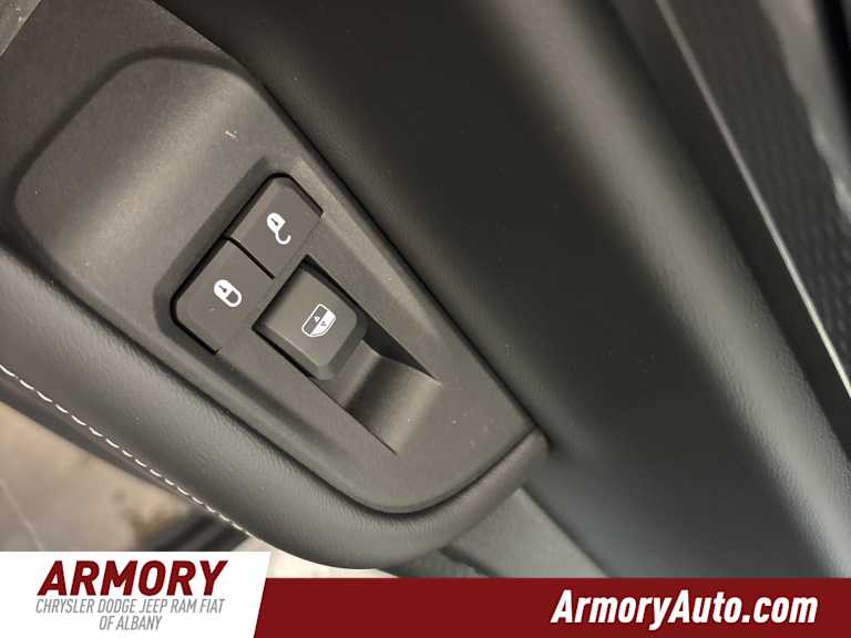 Thumbnail: 2025 Jeep Grand Cherokee - 24