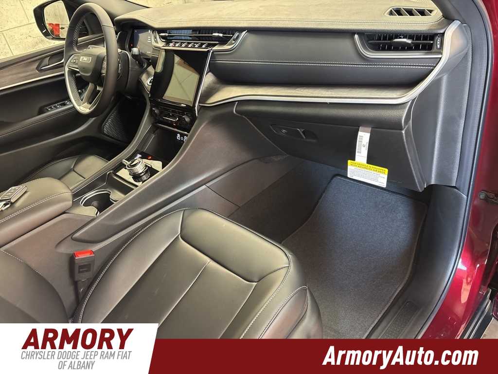 Thumbnail: 2025 Jeep Grand Cherokee - 36