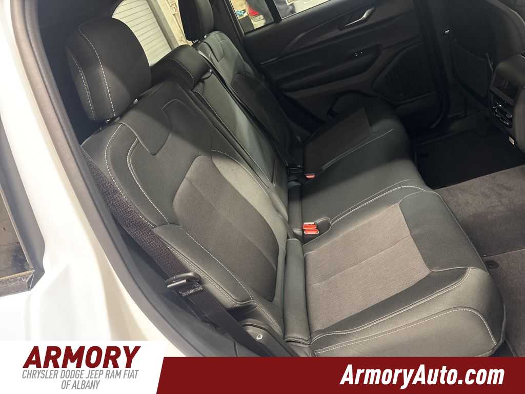 Thumbnail: 2026 Jeep Grand Cherokee - 33