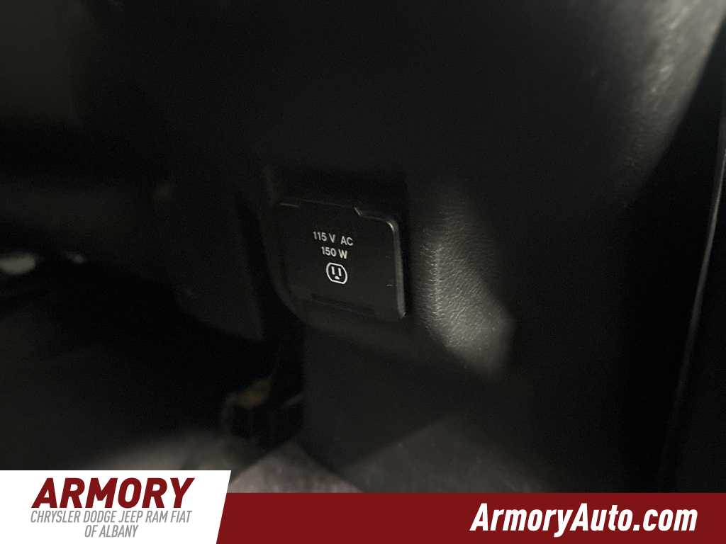 Thumbnail: 2017 Jeep Cherokee - 32