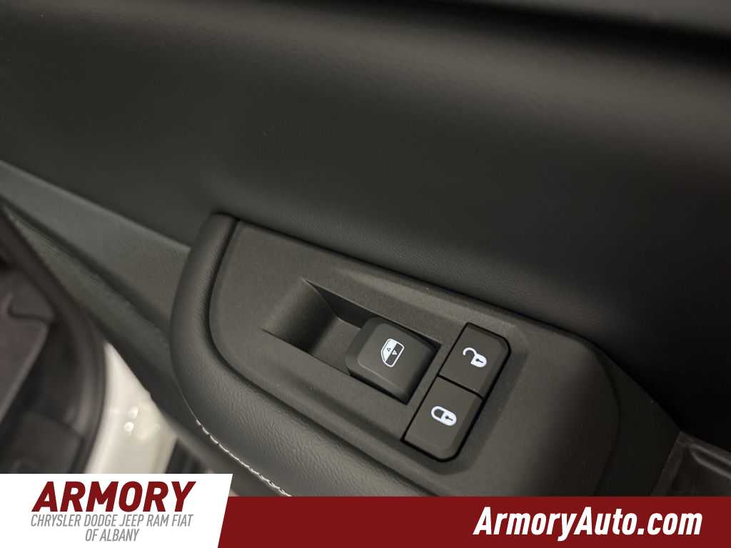 Thumbnail: 2026 Jeep Grand Cherokee - 32