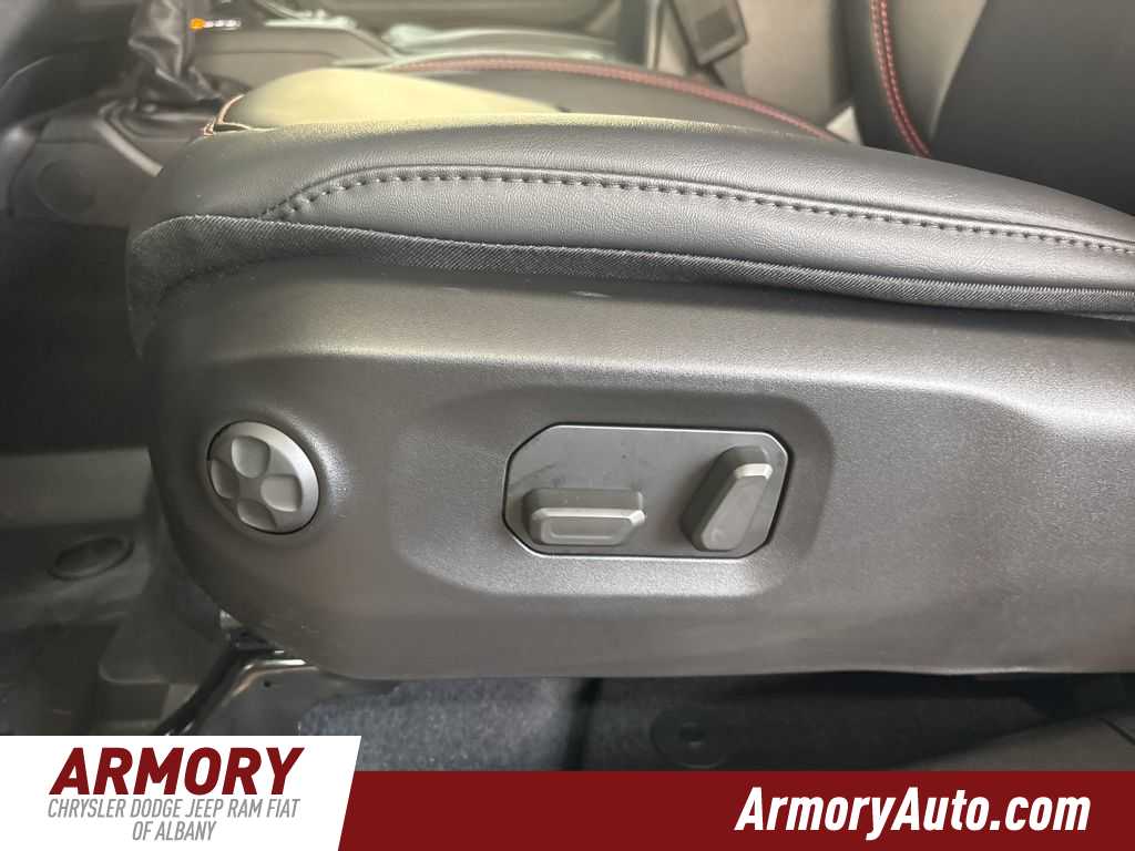 Thumbnail: 2026 Jeep Gladiator - 13