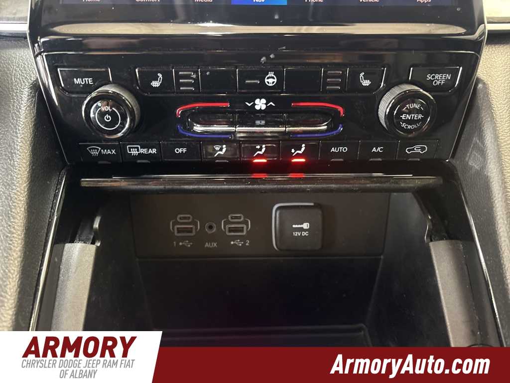 Thumbnail: 2023 Jeep Grand Cherokee - 20