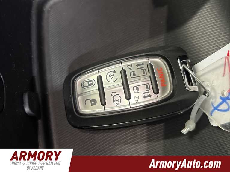 Thumbnail: 2024 Chrysler Pacifica - 24