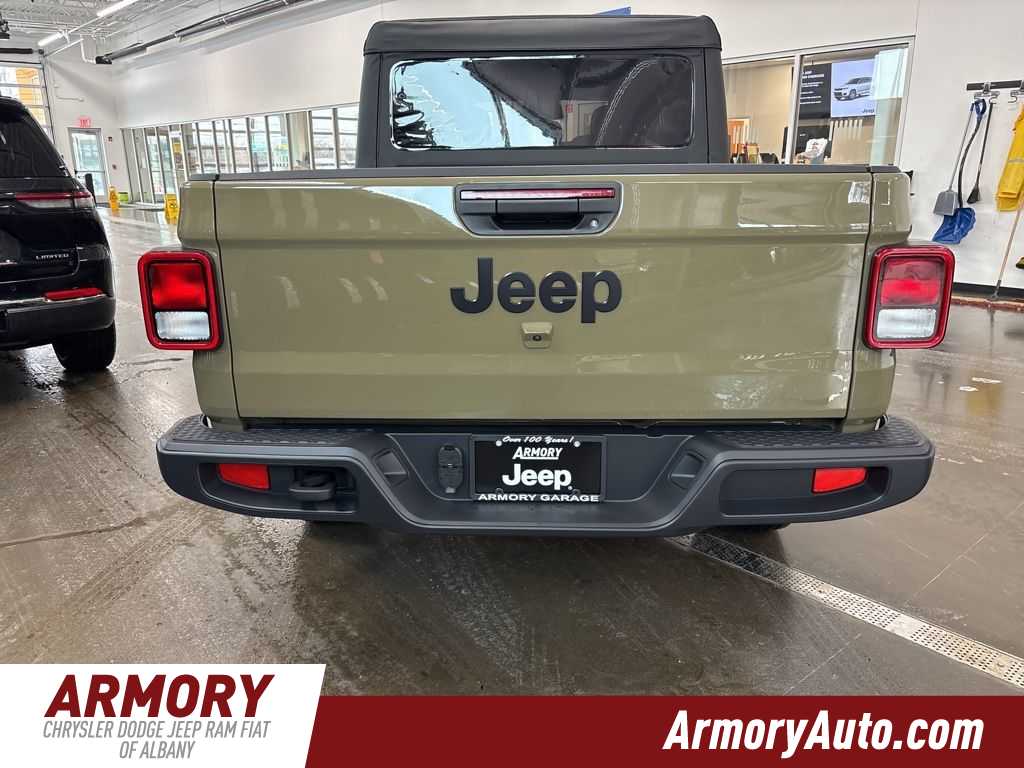 Thumbnail: 2026 Jeep Gladiator - 5